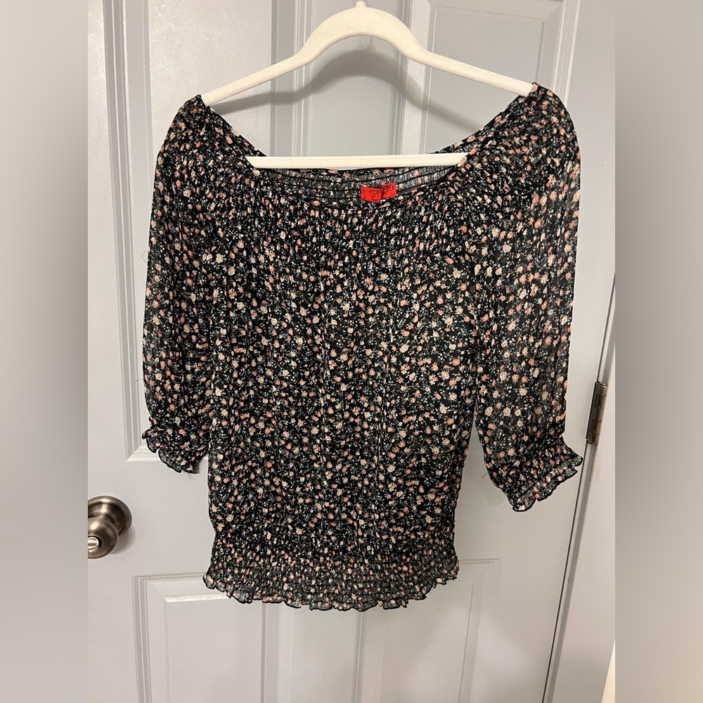 Off the shoulder Floral Top